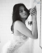 SELENAGOMEZSEXYANDSENSATIONALPHOTOSHOOTFORPERFECTMAGAZINE - NUDE STORY