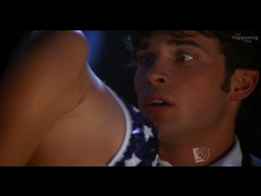 Erica Durance Sexy And Topless Photos Collection