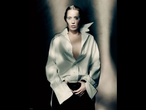 Miley Cyrus Sexy And Nude Photoshoot For Maison Margiela AW25 Collection