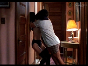 Tea Leoni Sexy And Nude Photos Collection