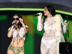 DUALIPASEXYSHOWSOFFHERHOTLEGSANDBUTTDURINGHERPERFORMANCEATWEMBLEYSTADIUMINENGLAND - NUDE STORY