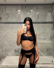 EMILIAMERNESHOTSTUNNINGBLACKLINGERIESELFIEPHOTOS - NUDE STORY