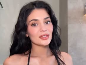 KYLIEJENNERSEXYPHOTOSANDVIDEOFLAUNTINGHERBUSTYBOOBSASSHEPROMOTESFRAGRANCECOSMIC20 - NUDE STORY