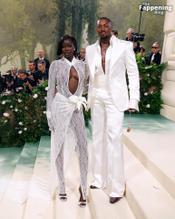 Adut AkechSexy in Adut Akech Stuns In Sexy Outfit At Met Gala In Nyc