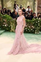 Phoebe DynevorSexy in Phoebe Dynevor The 2024 Met Gala, New York