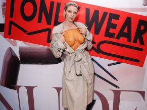 JULIAFOXSEXYANDNAKEDFORIONLYWEARMACEVENTINNEWYORKCITY - NUDE STORY