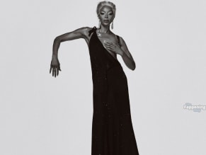 NAOMICAMPBELLSEXYANDNUDESHOWSOFFHERHOTTITINABLACKANDWHITEPHOTOSHOOTFORIDMAGAZINE - NUDE STORY
