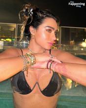 SOMMERRAYSEXYSHOWSOFFHERSLUTTYBIKINIBODYATTHEPOOLINLOSANGELES - NUDE STORY