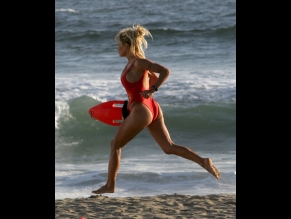 Pamela Anderson Sexy Shows Off Her Sizzling Assets In Her Lifeguard Iconic Shoot From Behind-The-Scenes Of Baywatch