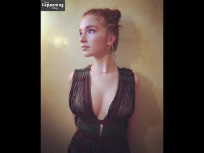 Annalise Basso Sexy And Hot Photos Collection