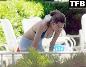  alt="Angelina Jolie Sexy in Angelina Jolie Nude And Sexy Photos Collection"