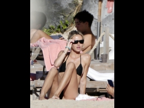  alt="Delilah Belle Hamlin Sexy in Delilah Belle Hamlin Sexy Spotted Showing Off Her Sizzling Bikini Body At St. Barts Beach In France"