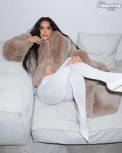 KIMKARDASHIANSEXYANDBUSTYPHOTOSCOLLECTION - NUDE STORY