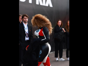 Beyonce Knowles Sexy in Beyonce At The F1 Grand Prix