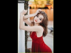 Sydney Taylor Sexy And Fabulous Photos Collection