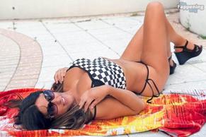 Claudia RomaniSexy in Claudia Romani's Sexy Sizzling Miami Beach Photoshoot