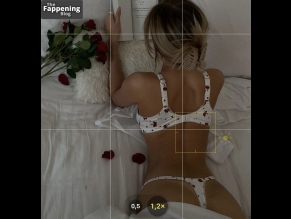  alt="Sophie Schnur Sexy in Sophie Schnur Sexy And Sizzling Photos Collection"