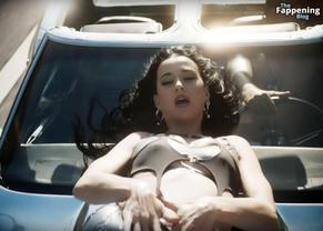 alt="Katy Perry Sexy in Katy Perry Sexy Sizzles In Scorching Hot Music Video For Im His, Hes Mine"