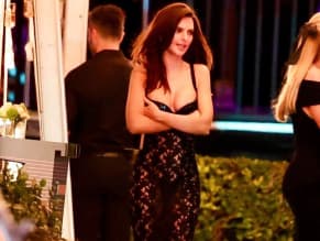 EMILYRATAJKOWSKISEXYFLAUNTSHERHOTCLEAVAGEANDFLASHESHERHOTTHONGINASULTRYSHEERDRESSATTHEVANITYFAIROSCARPARTYINBEVERLYHILLS - NUDE STORY