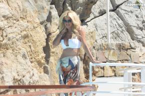 Victoria SilvstedtSexy in Victoria Silvstedt Stuns In Sexy Bikini At Hotel Du Cap Eden Roc Cannes Film Festival Event