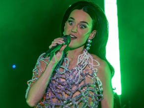  alt="Katy Perry Sexy in Katy Perry Sexy Rocks The Stage As She Performs At Mardi Gras Extravaganza In New Orleans"