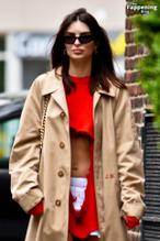 Emily RatajkowskiSexy in Emily Ratajkowski's Sexy Underboob Display In New York City