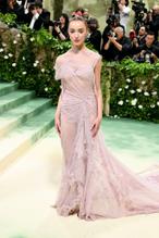 Phoebe DynevorSexy in Phoebe Dynevor The 2024 Met Gala, New York