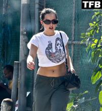 Addison RaeSexy in Addison Rae Sexy Seen Showing Off Her Toned Abs In West Hollywood 