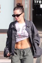 Addison RaeSexy in Addison Rae Sexy Seen Showing Off Her Toned Abs In West Hollywood 