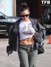 Addison RaeSexy in Addison Rae Sexy Seen Showing Off Her Toned Abs In West Hollywood 