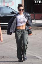 Addison RaeSexy in Addison Rae Sexy Seen Showing Off Her Toned Abs In West Hollywood 