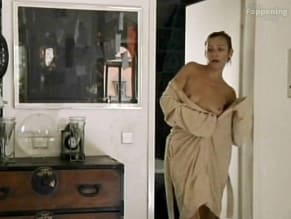 Jennifer Nitsch Sexy Photos Collection