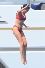 Selena Gomez Sexy Spotted With Benny Blanco Showing Off Her Hot Bikini Body On A Yacht In The French Riviera