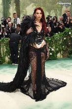 Dua LipaSexy in Dua Lipa Stuns In Sexy Dress At Met Gala In Nyc