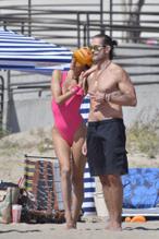 Alessandra AmbrosioSexy in Alessandra Ambrosio Sexy Enjoys Her Sunday at the Beach With Boyfriend Richard Lee in Santa Monica