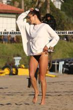 Alessandra AmbrosioSexy in Alessandra Ambrosio Sexy on the beach playing volleyball in Los Angeles