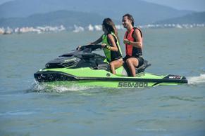 Alessandra AmbrosioSexy in Alessandra Ambrosio going on a jet ski trip with a small group of her friends