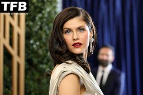 Alexandra DaddarioSexy in Alexandra Daddario Sexy Seen Flaunting Her Hot Cleavage At The Screen Actors Guild Awards 