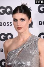 Alexandra Daddario Sexy Seen Flaunting Her Hot Figure On The Red Carpet At The GQ Awards In London 