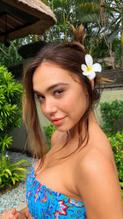 Alexis RenSexy in Alexis Ren sexy and nude photos from her new photoshoot in Hawaii