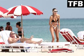 Alina BaikovaSexy in Alina Baikova Sexy Seen Flaunting Her Hot Figure In A Bikini At The Beach in Miami 