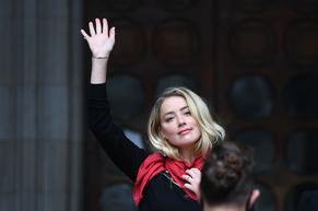 Amber HeardSexy in Amber Heard arrives at the High Court in London