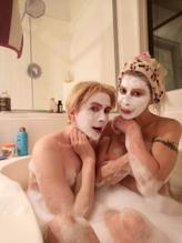 Frenchy Morgan and her Boyfriend BTS Mega-fan Oli London have a personal spa day while sequestered in their home in Las Vegas