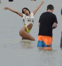 AnittaSexy in Anitta Films on the beach in Ramos, Rio de Janeiro