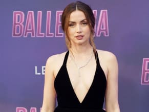 ANADEARMASSEXYSHOWSOFFHERHOTTITSINASTUNNINGBLACKDRESSATTHEFROMTHEWORLDOFJOHNWICKBALLERINAPREMIEREINBERLIN - NUDE STORY