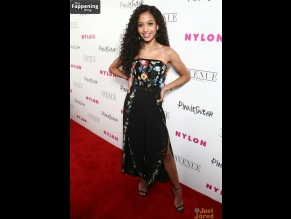  alt="Samantha Logan Sexy in Samantha Logan Sexy And Sizzling Photos Collection"
