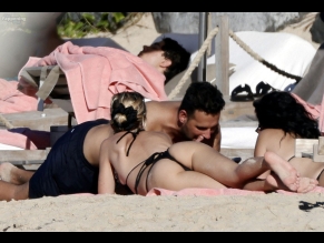  alt="Delilah Belle Hamlin Sexy in Delilah Belle Hamlin Sexy Spotted Showing Off Her Sizzling Bikini Body At St. Barts Beach In France"