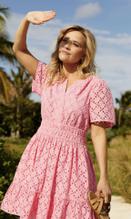 Reese WitherspoonSexy in Reese Witherspoon Sexy And Attractive Photoshoot For Draper James Collection