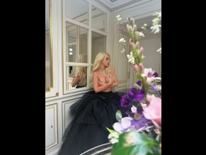 Christina Aguilera Sexy And Topless Photoshoot Teasing Her Seductive Breasts