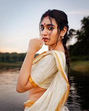 Priya Prakash VarrierSexy in Priya Prakash Varrier Stuns In A Gorgeous White Saree!